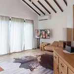 Kabakum House فارنا