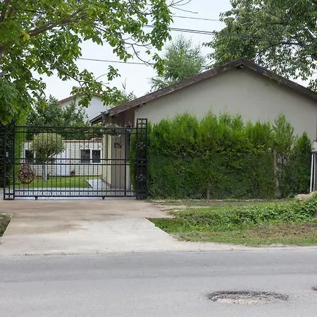 Kabakum House بيت للعطل فارنا
